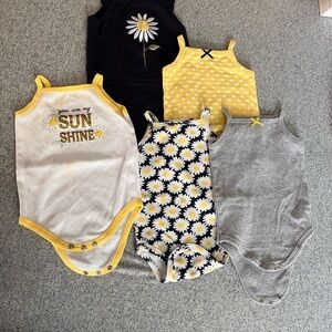 Daisy Theme Girls 3-6m One Piece Set - Black, Yellow, Gray